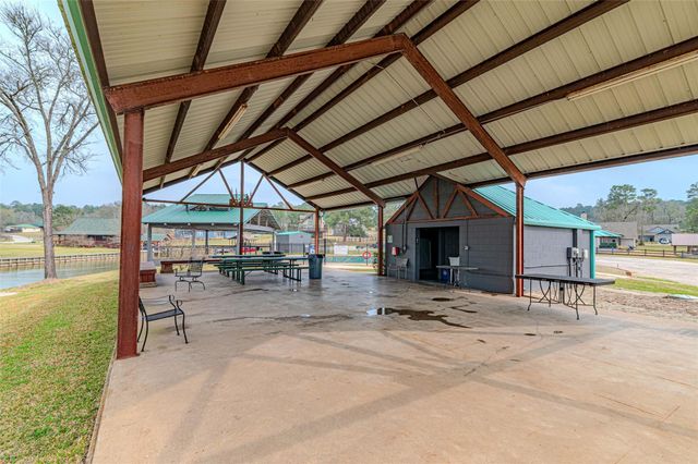 85 N Forest Drive, Huntsville, TX 77340