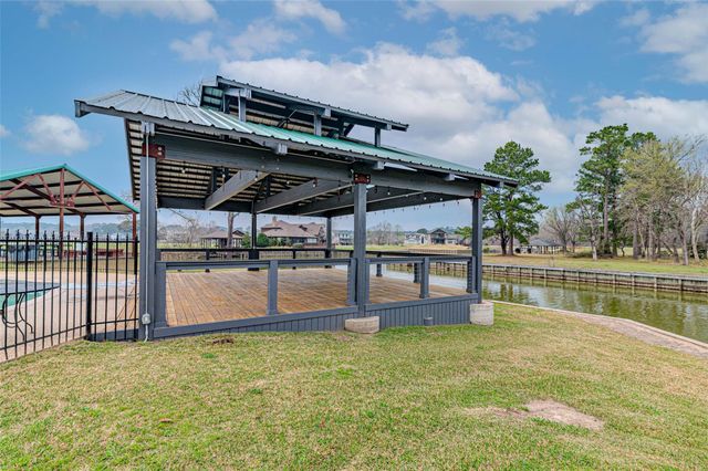 85 N Forest Drive, Huntsville, TX 77340