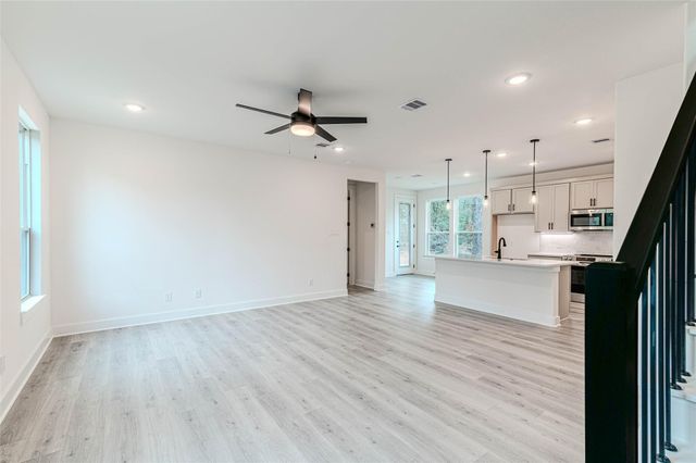 85 N Forest Drive, Huntsville, TX 77340