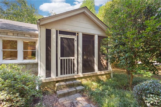 385 Sunset Drive, Athens, GA 30606