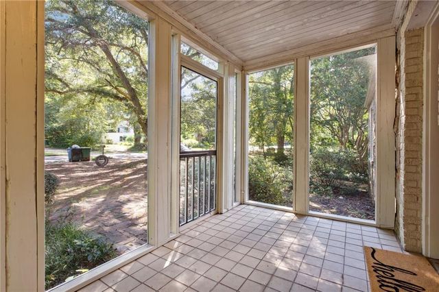 385 Sunset Drive, Athens, GA 30606