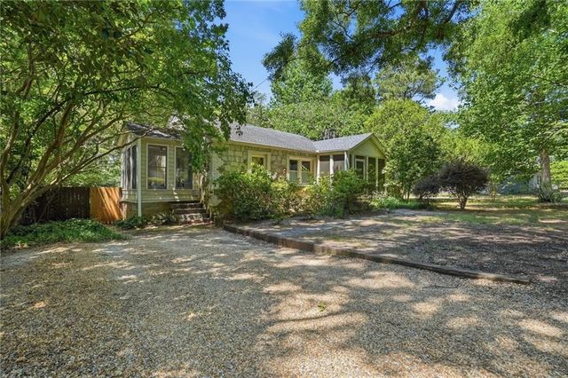 385 Sunset Drive, Athens, GA 30606
