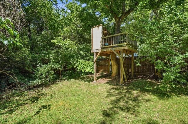 385 Sunset Drive, Athens, GA 30606