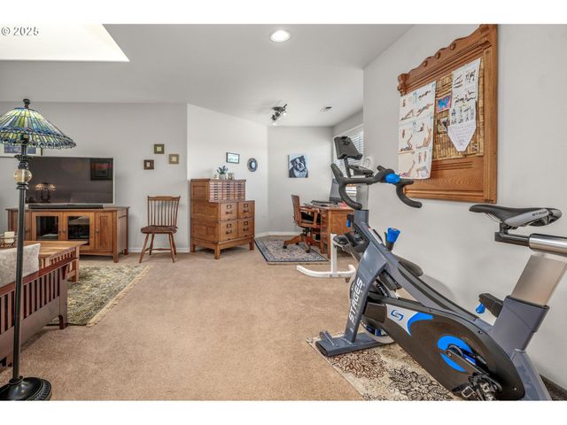 15335 Nw ABERDEEN Dr, Portland, OR 97229