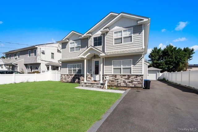 183 Park Lane, Massapequa, NY 11758