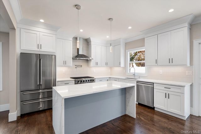 183 Park Lane, Massapequa, NY 11758