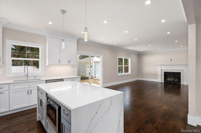 183 Park Lane, Massapequa, NY 11758