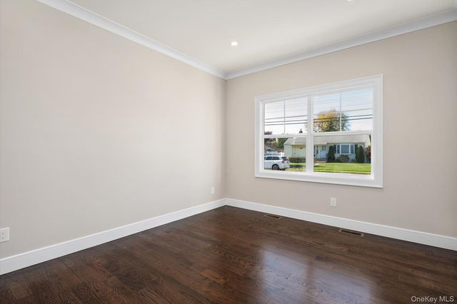 183 Park Lane, Massapequa, NY 11758
