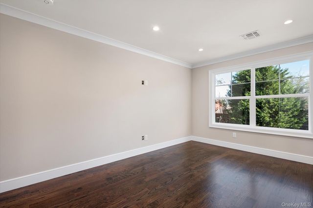 183 Park Lane, Massapequa, NY 11758