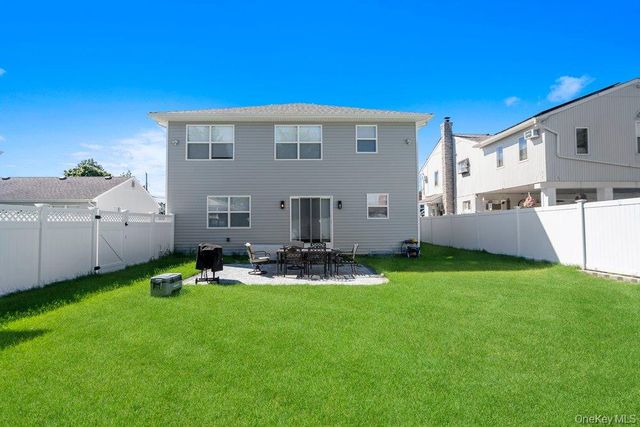 183 Park Lane, Massapequa, NY 11758