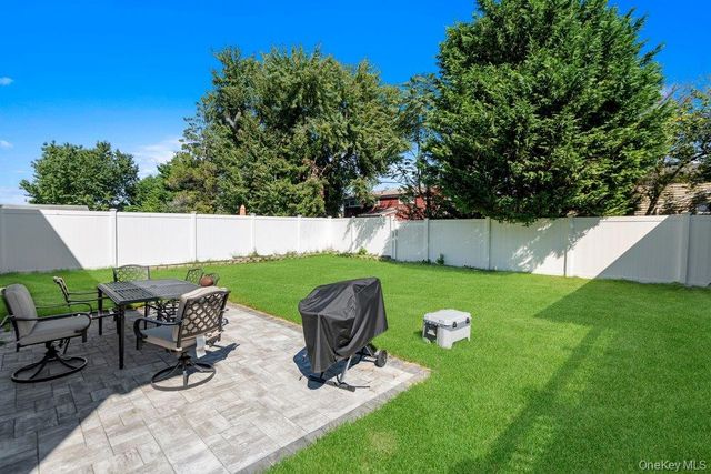 183 Park Lane, Massapequa, NY 11758