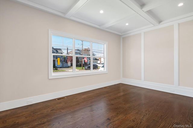 183 Park Lane, Massapequa, NY 11758