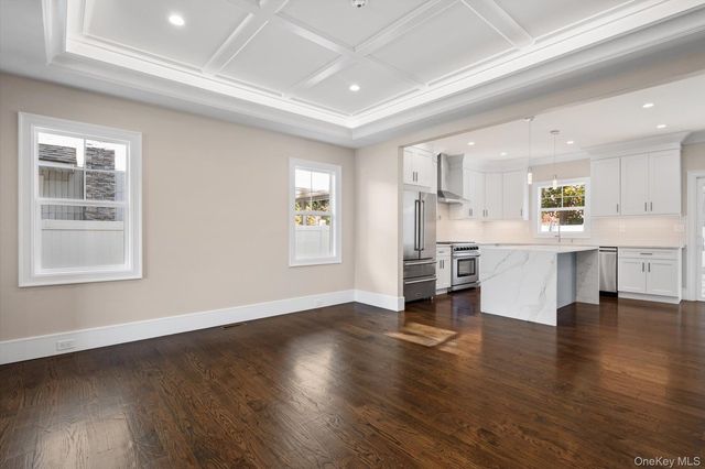 183 Park Lane, Massapequa, NY 11758