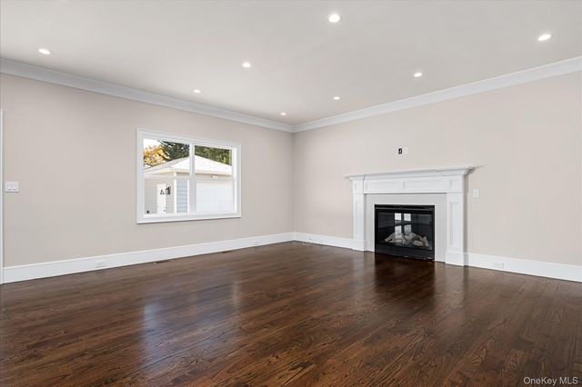 183 Park Lane, Massapequa, NY 11758