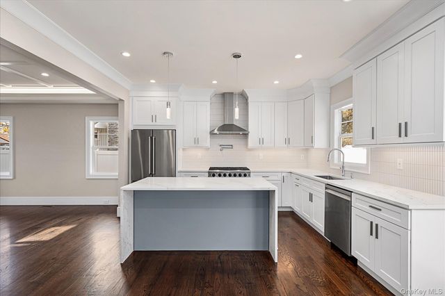 183 Park Lane, Massapequa, NY 11758