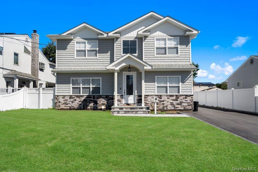 183 Park Lane, Massapequa, NY 11758