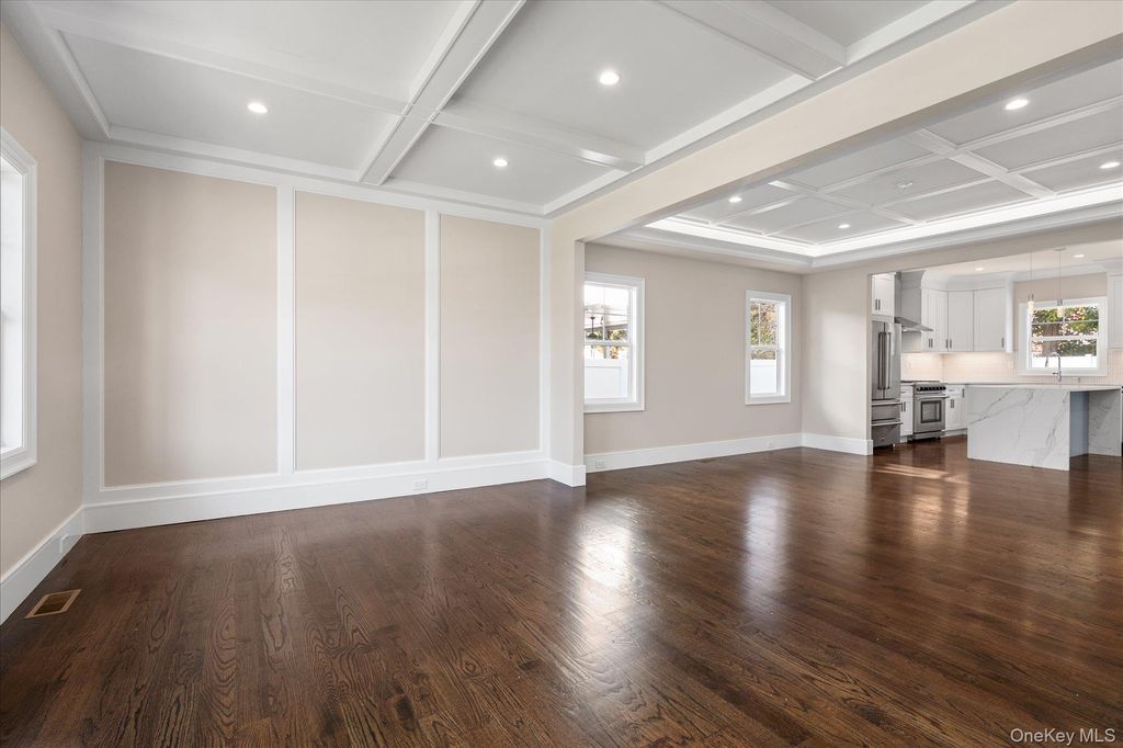 183 Park Lane, Massapequa, NY 11758 — photo 4