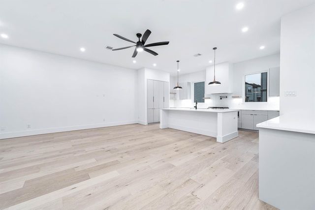 313 N Nagle Street, Houston, TX 77003