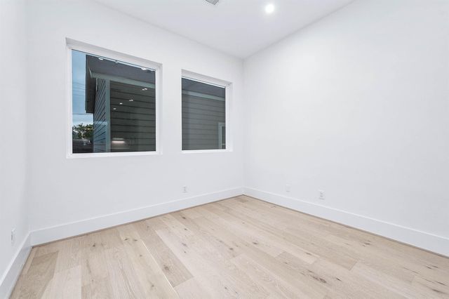 313 N Nagle Street, Houston, TX 77003
