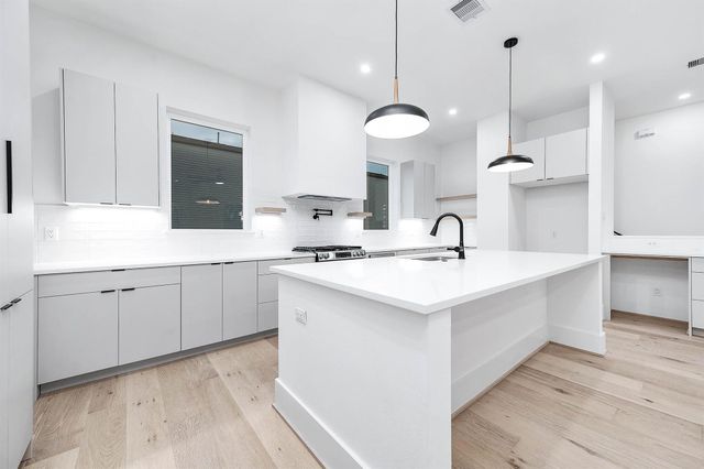 313 N Nagle Street, Houston, TX 77003