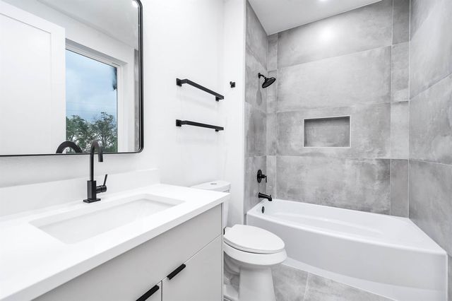 313 N Nagle Street, Houston, TX 77003