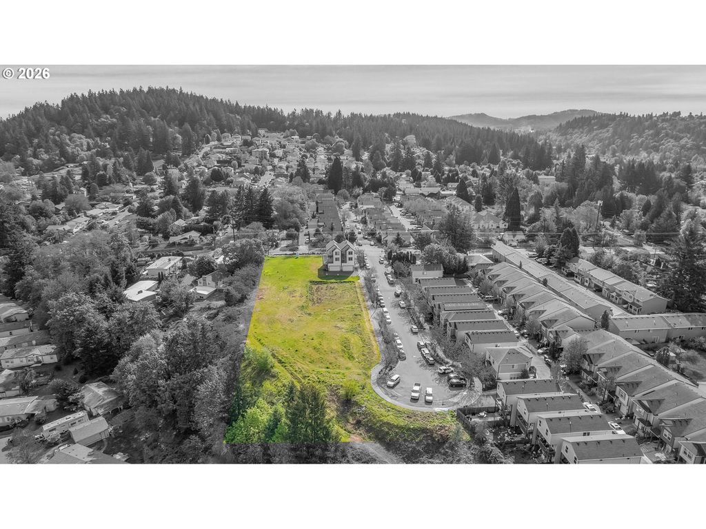 Se STEELE St, Portland, OR 97236