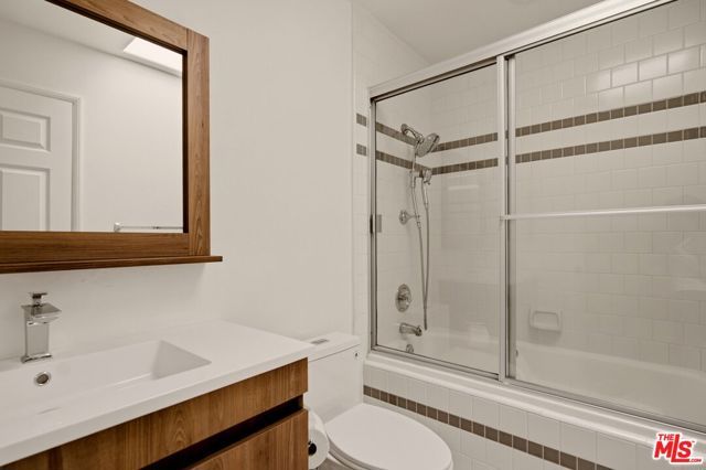 5145 Yarmouth Avenue 19, Los Angeles, CA 91316