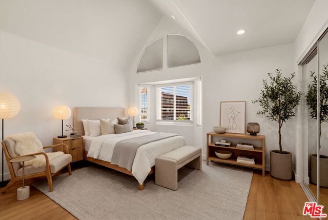 5145 Yarmouth Avenue 19, Los Angeles, CA 91316