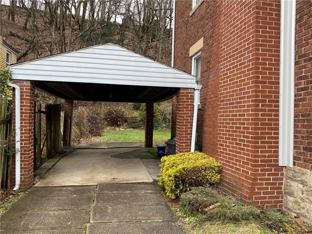 555 Market St., Leechburg Boro, PA 15656