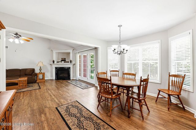 8501 Quebec Ct, Louisville, KY 40228