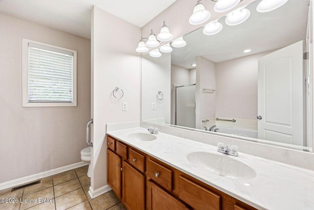 8501 Quebec Ct, Louisville, KY 40228