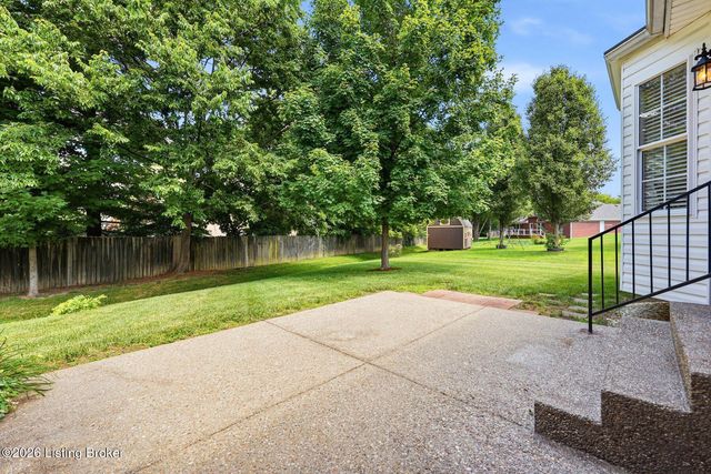 8501 Quebec Ct, Louisville, KY 40228