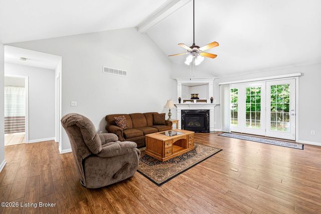 8501 Quebec Ct, Louisville, KY 40228