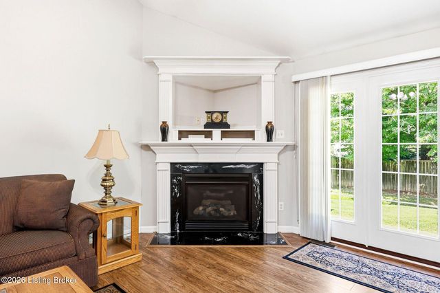 8501 Quebec Ct, Louisville, KY 40228