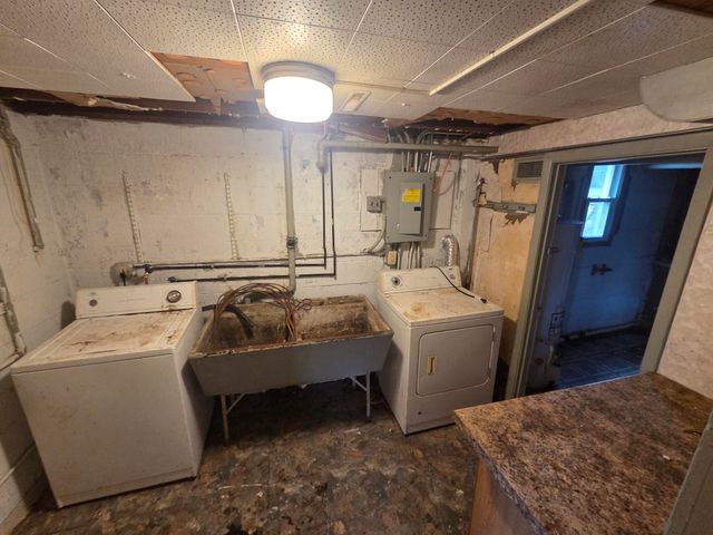 5012 Arthur Street, Gary, IN 46408