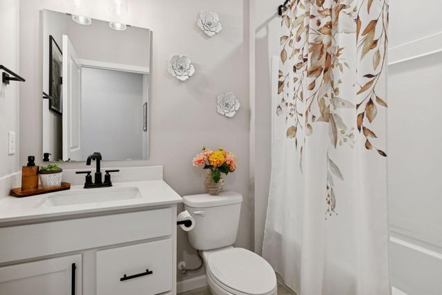 15008 Athgoe Drive, Rosemount, MN 55068