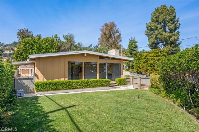 1935 W 1st, San Pedro, CA 90732
