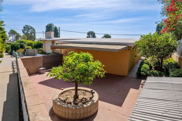 1935 W 1st, San Pedro, CA 90732