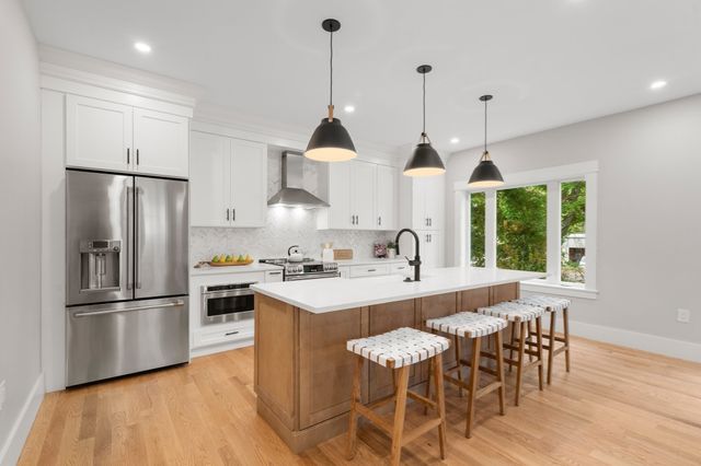 73 Mystic St 73, Arlington, MA 02474