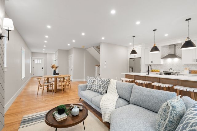 73 Mystic St 73, Arlington, MA 02474