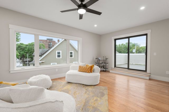 73 Mystic St 73, Arlington, MA 02474