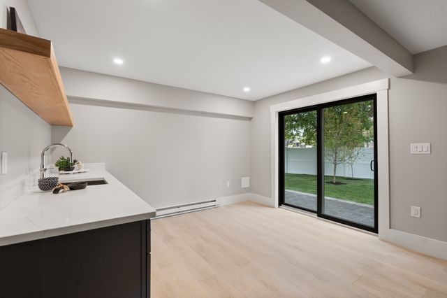 73 Mystic St 73, Arlington, MA 02474