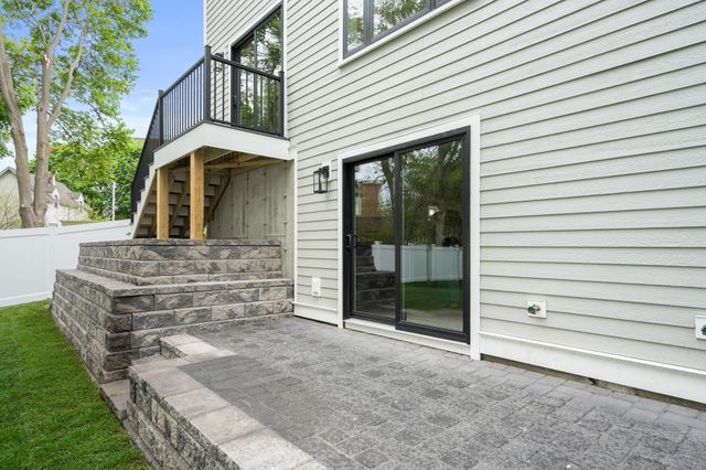 73 Mystic St 73, Arlington, MA 02474