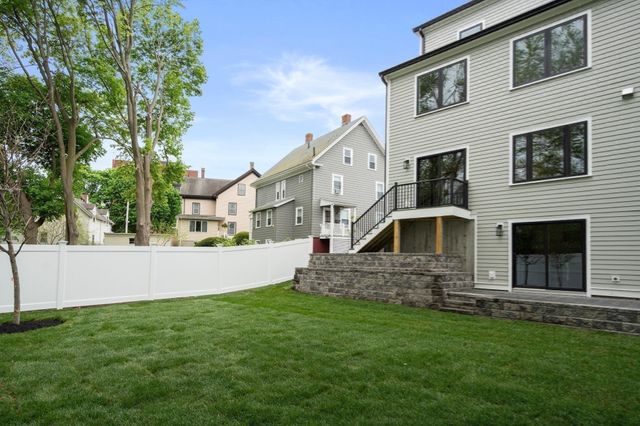 73 Mystic St 73, Arlington, MA 02474