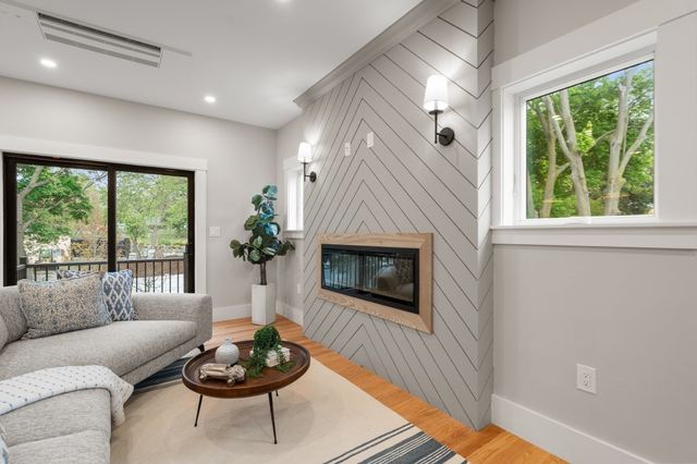 73 Mystic St 73, Arlington, MA 02474