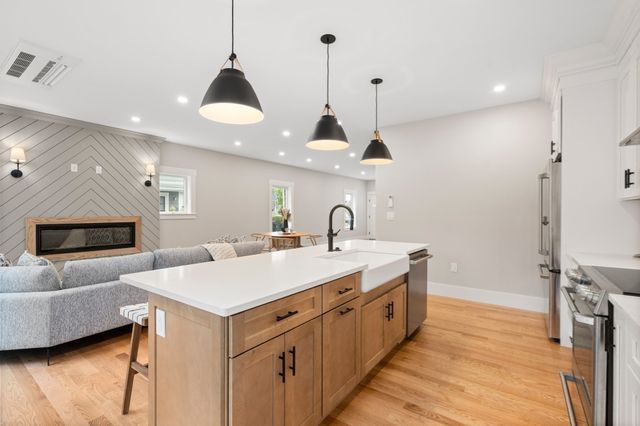 73 Mystic St 73, Arlington, MA 02474