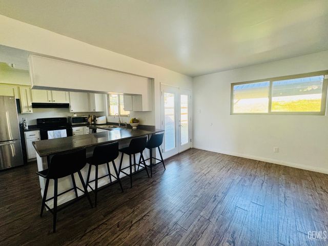 5308 Eastridge Court, Bakersfield, CA 93306