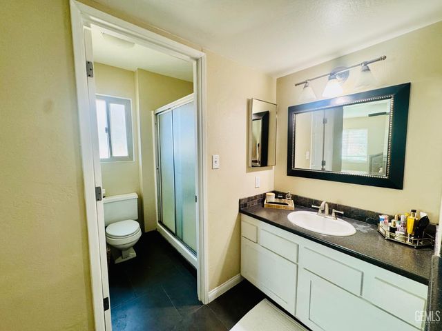 5308 Eastridge Court, Bakersfield, CA 93306