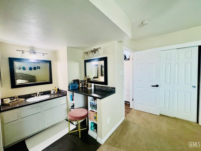 5308 Eastridge Court, Bakersfield, CA 93306