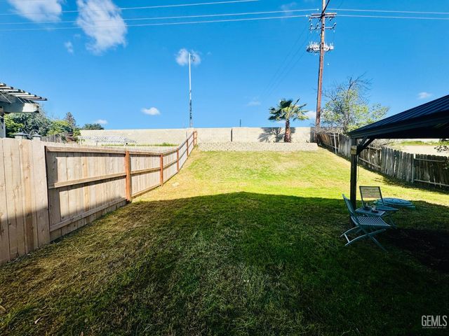 5308 Eastridge Court, Bakersfield, CA 93306